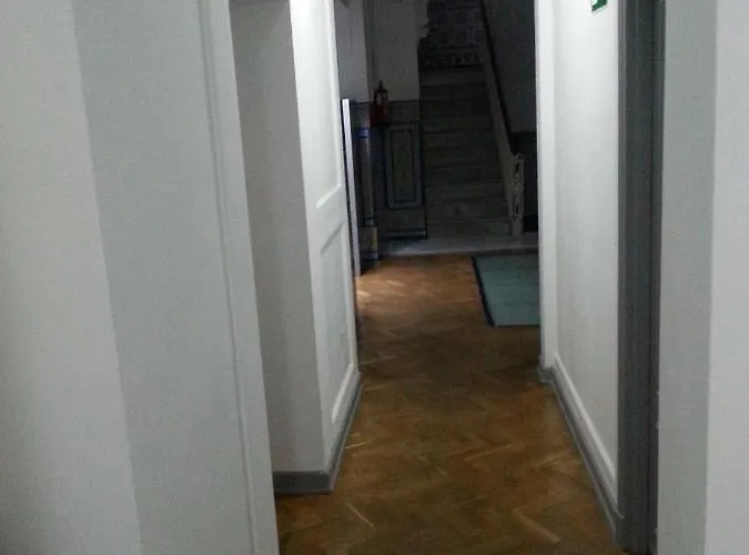 Urban Casa de hóspedes 2*